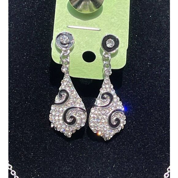 Fashion Jewelry Silver Tone Black Swirl Cut Glass - Picture 2 of 6